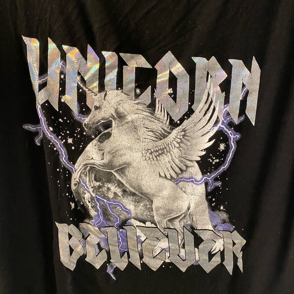 Unicorn Believer holographic cropped Tee